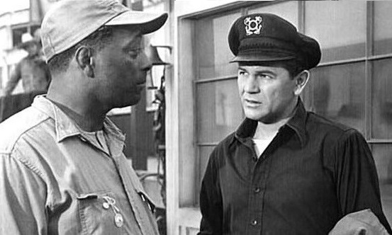 KeysSteven's tweet photo. @tcm No director could turn a star into a legend like Curtiz
#yankeedoodledandy #noiralley #filmnoir #tcmparty
#theadventuresofrobinhood #thebreakingpoint #noir https://t.co/2u5ZMNshBb