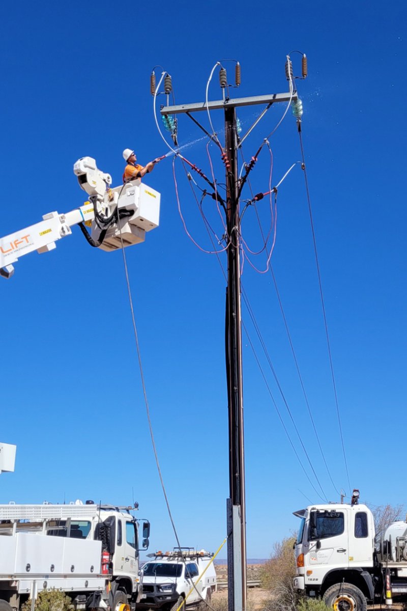 Rural customers are seeing frequent outages due to salt and dirt on insulators during the dry spell. We're cleaning them in high-risk areas. Due to the vast numbers, it's impossible to clean them all. Rain will be necessary to resolve the issue. Read more, sapowernetworks.co/insulator-poll…