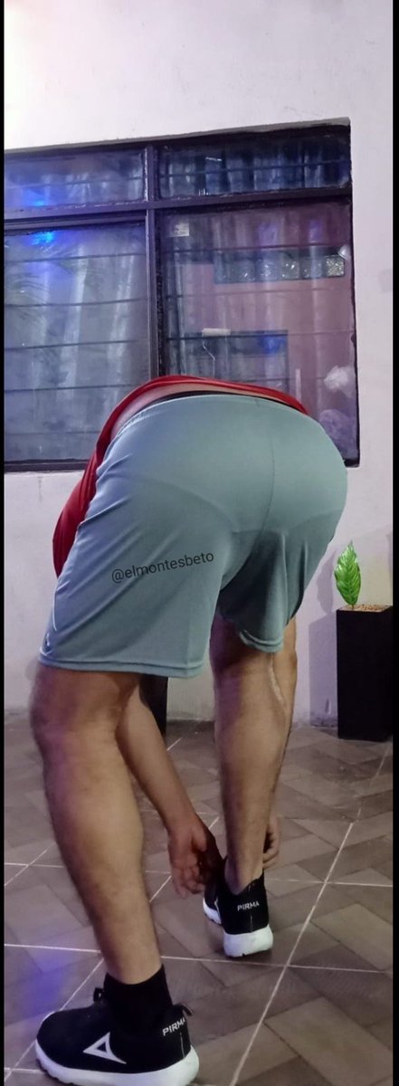 Fui al depo por cheve y estában en la parrilla de abajo, había gente, habrán notado mi calzón?