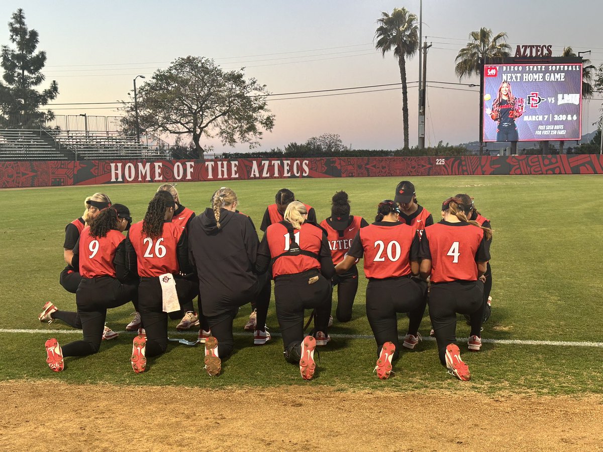 Don De Mars Photography (@dondemarsphoto) on Twitter photo Office view 1st half of the evening. <a href="/AztecSoftball/">San Diego State Softball</a> vs California Baptist. Beautiful SoCal evening for some D1 🥎 <a href="/EVT_News/">East Village Times</a> <a href="/SD_SportingNews/">East Village Times</a> <a href="/TheSDSUPodcast/">The SDSU Podcast</a> Office view 1st half of the evening. <a href="/AztecSoftball/">San Diego State Softball</a> vs California Baptist. Beautiful SoCal evening for some D1 🥎 <a href="/EVT_News/">East Village Times</a> <a href="/SD_SportingNews/">East Village Times</a> <a href="/TheSDSUPodcast/">The SDSU Podcast</a>