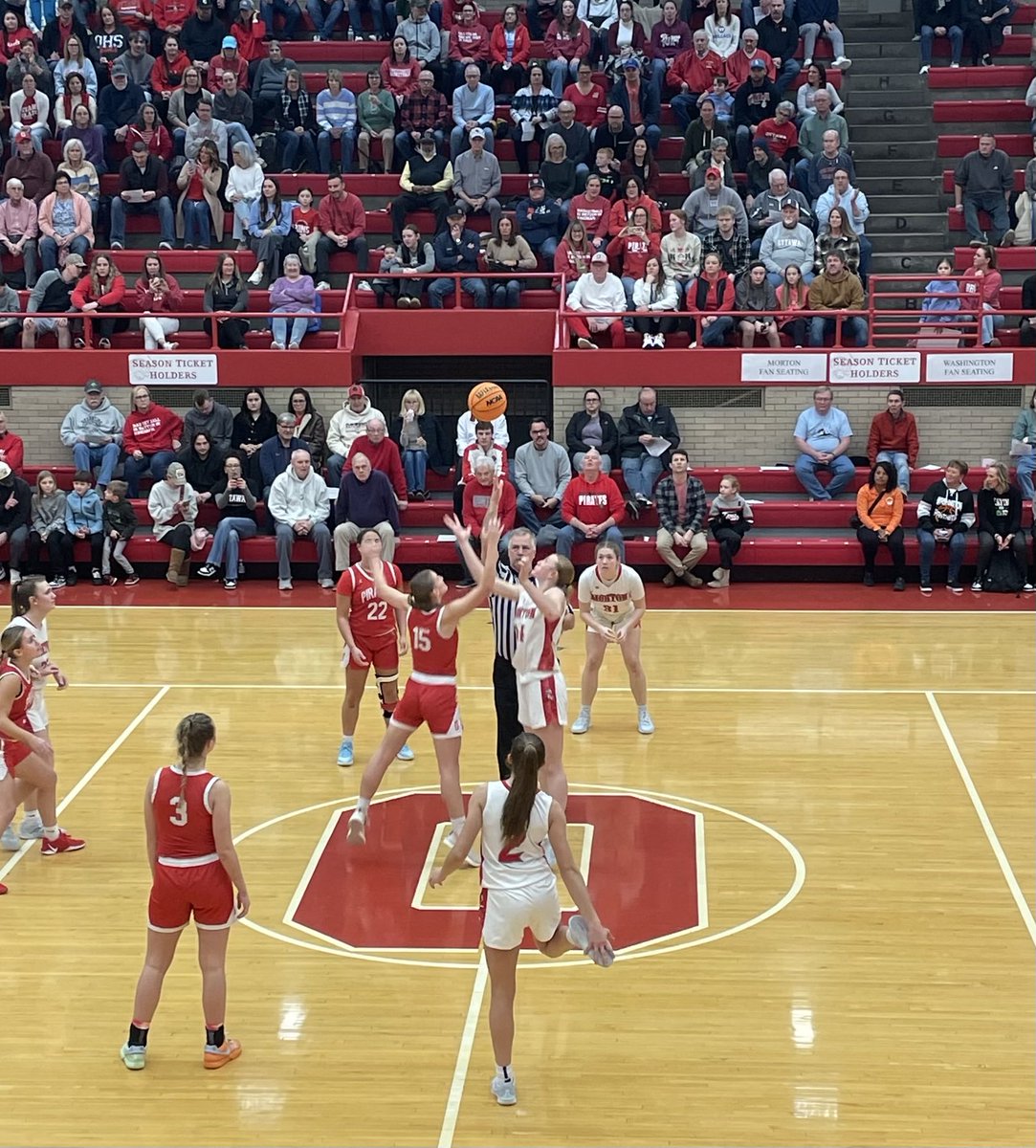 Qtr 1 - Morton 11, Ottawa 14 #ladypotters #Sectionals