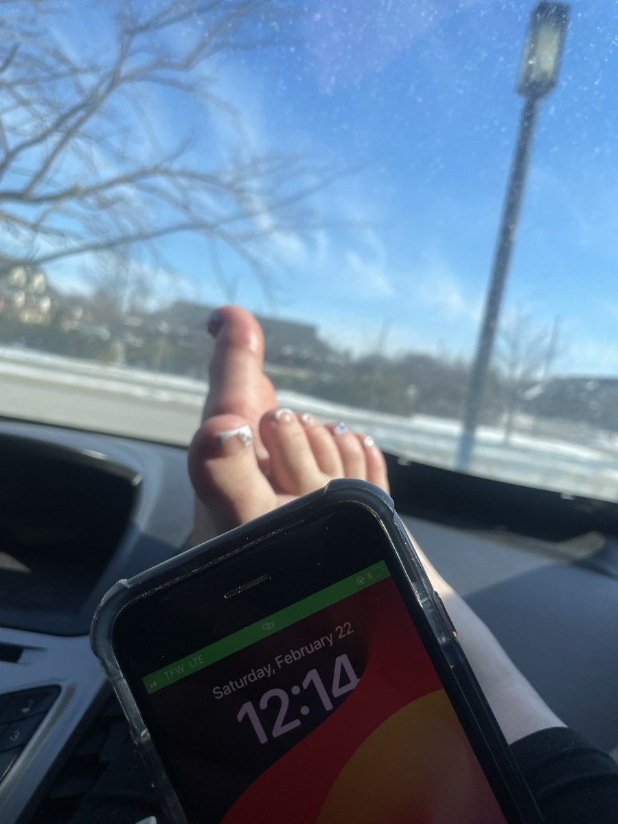 xxcinbun's tweet photo. Where My FEET LOVERS🥰 at❔❕❔
@xxcinbun on OF $5 a month sub for more 🦶🏼 n toe content 😋
picture with date on it to show I’m real😚 https://t.co/pcXjvqR9Uw