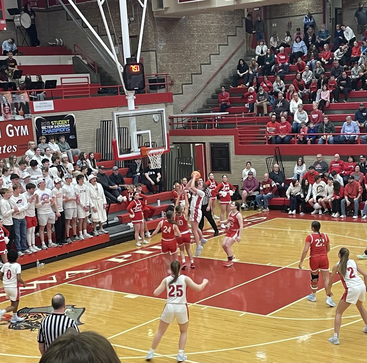 At the half - Morton 28, Ottawa 28 #ladypotters #Sectionals