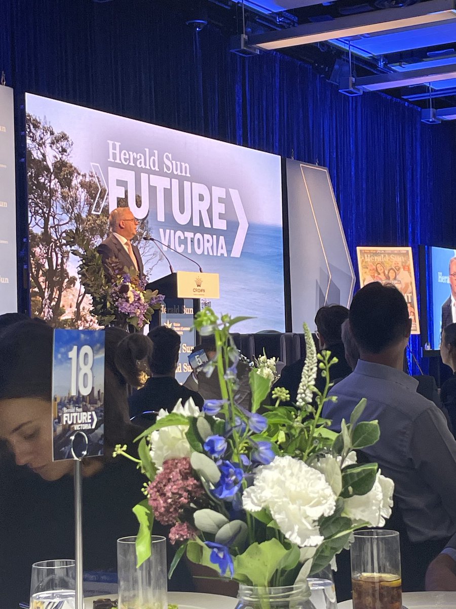 heidimur's tweet photo. Prime Minister Albanese tells #futurevictoria lunch rhat Airport Rail “has been delayed for far too long.”

“It’s been easy to point to the expense and difficulty”

“Putting it off hasn’t made it any cheaper.”

Commits $2bn more to build Airport Rail.
Takes contribution to $7bn https://t.co/sbRIj3JSLC