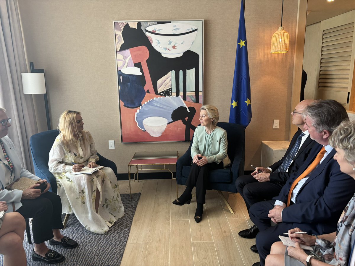 🇪🇺EU Ambassadors in several Caribbean countries had an exceptional opportunity to engage with President <a href="/vonderleyen/">Ursula von der Leyen</a> in the margins of the CARICOM leaders’ meeting in Barbados last week.