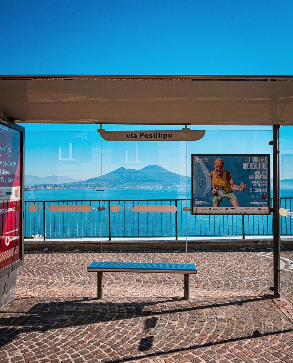 Thread of the greatest bus stops on Earth 🧵   

1. Via Posillipo in Naples, Italy