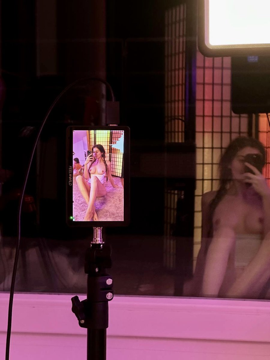 Qui me rejoint chez moi ? Je suis très chaude actuellement 
Besoin d'une bonne bitte dur 🍆🍆💪🏾