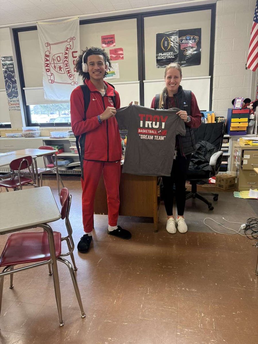Malakyi Hall (@malakyihall) on Twitter photo Malakyi: βI want to give a big thank you to Mrs. Owen for being an amazing math teacher and helping me be successful in algebra in my first year of high school, I appreciate you!!
<a href="/TroyTrojanBball/">Troy Trojan Basketball</a> Malakyi: βI want to give a big thank you to Mrs. Owen for being an amazing math teacher and helping me be successful in algebra in my first year of high school, I appreciate you!!
<a href="/TroyTrojanBball/">Troy Trojan Basketball</a>