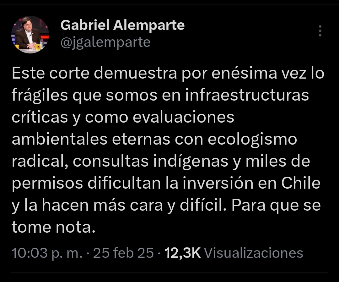 Encuentre las diferencias entre los mensajes de estos dos iluminados (en medio del corte de luz)
Hay que reconocer que Fontaine mandó el mensaje un minuto antes que la versión fruna de Gabriel Alemparte.
Alguien les pasó la minuta. No tienen ni ideas propias