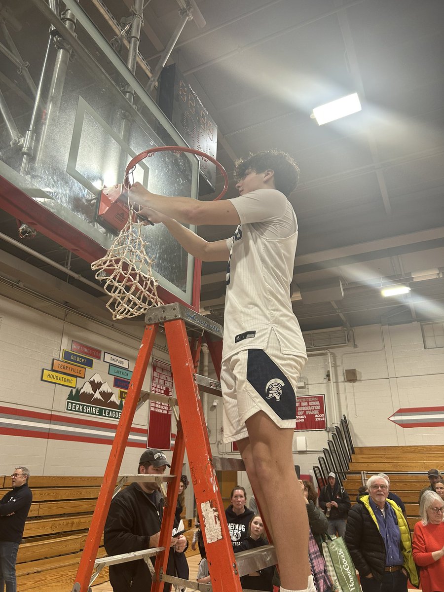 DzisCody55667's tweet photo. It’s over! The Shepaug Spartans have won the Berkshire League boys tournament championship with a 73-70 win over Nonnewaug! #ctbb https://t.co/X58DuOoMzm