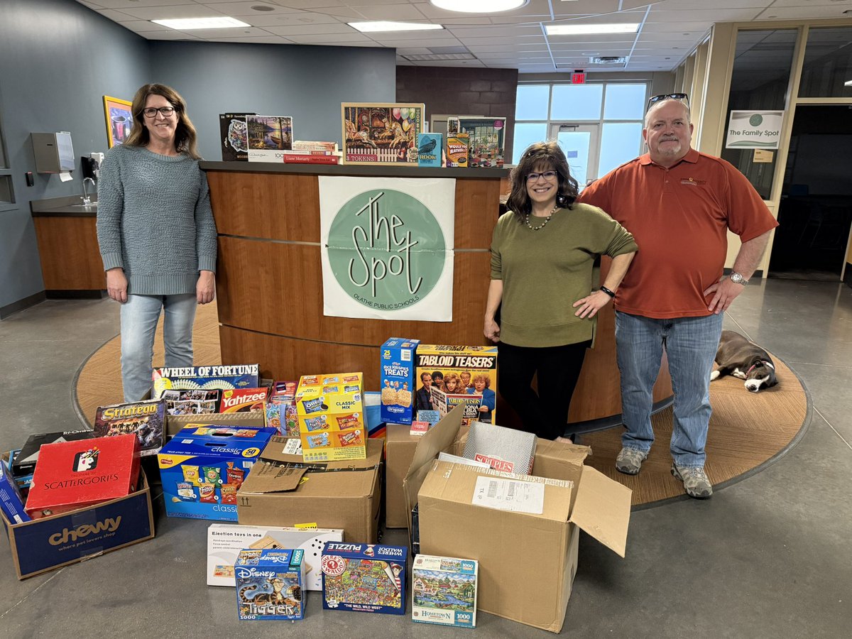 A big shoutout to the Olathe Junior Service League for their donation of supplies for our students at The Spot! Today, the Olathe JSL dropped off games, books, snacks, and more. We’re so grateful for their support! #OPSMakeTodayCount
