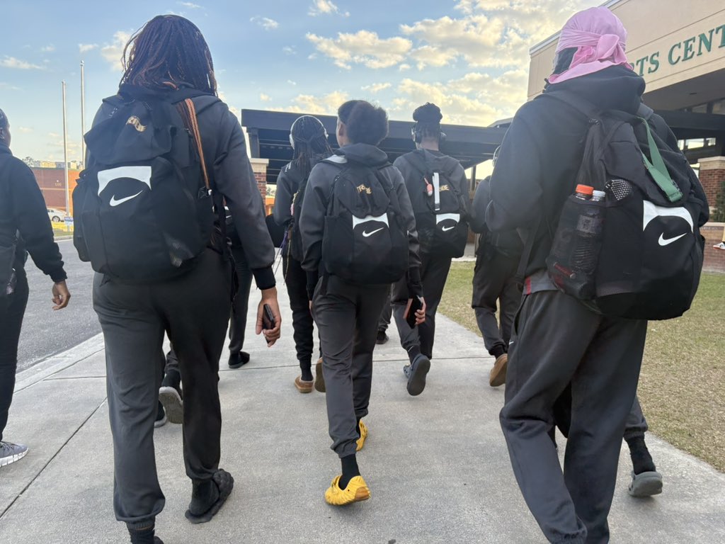 DrTroyMe's tweet photo. 4 hour business trip. On to the Final Four! #TribePride https://t.co/C2nJsSBHKd