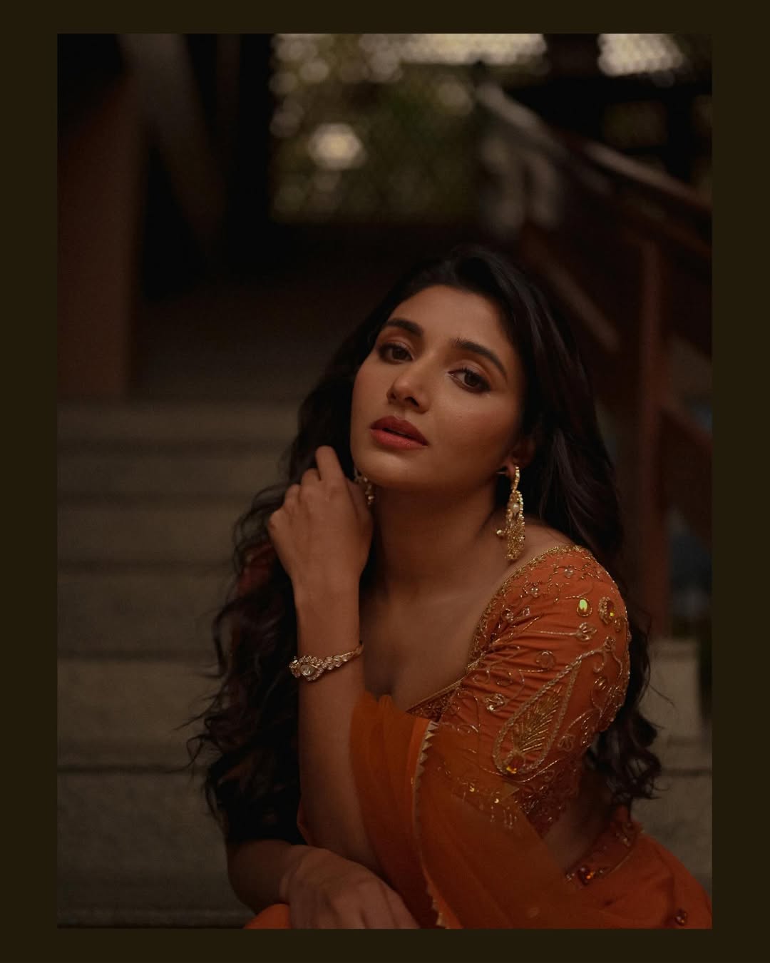 GkrhJORWYAAgh39?format=jpg&name=large