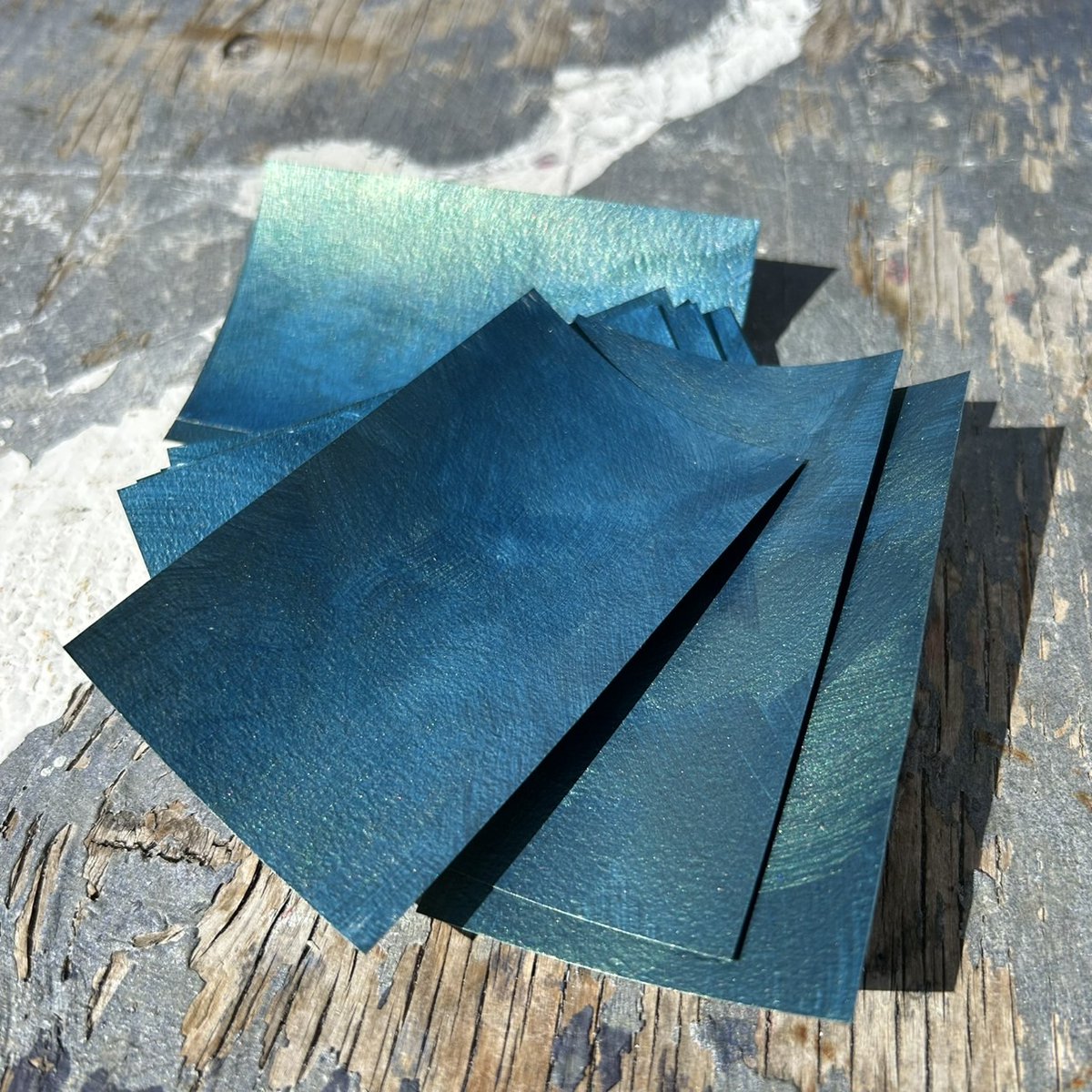 ecopen_inc's tweet image. 【2025年の色】
日本流行色協会と国際的色見本帳のPANTONE社が毎年発表しています。
今回は日本流行色協会の「ホライゾングリーン」をご紹介します。空の青と海のエメラルドグリーンが溶け合う水平線を見つめるように落ちついた中にも希望を感じさせる色です。
#2025年の色
#ホライゾングリーン