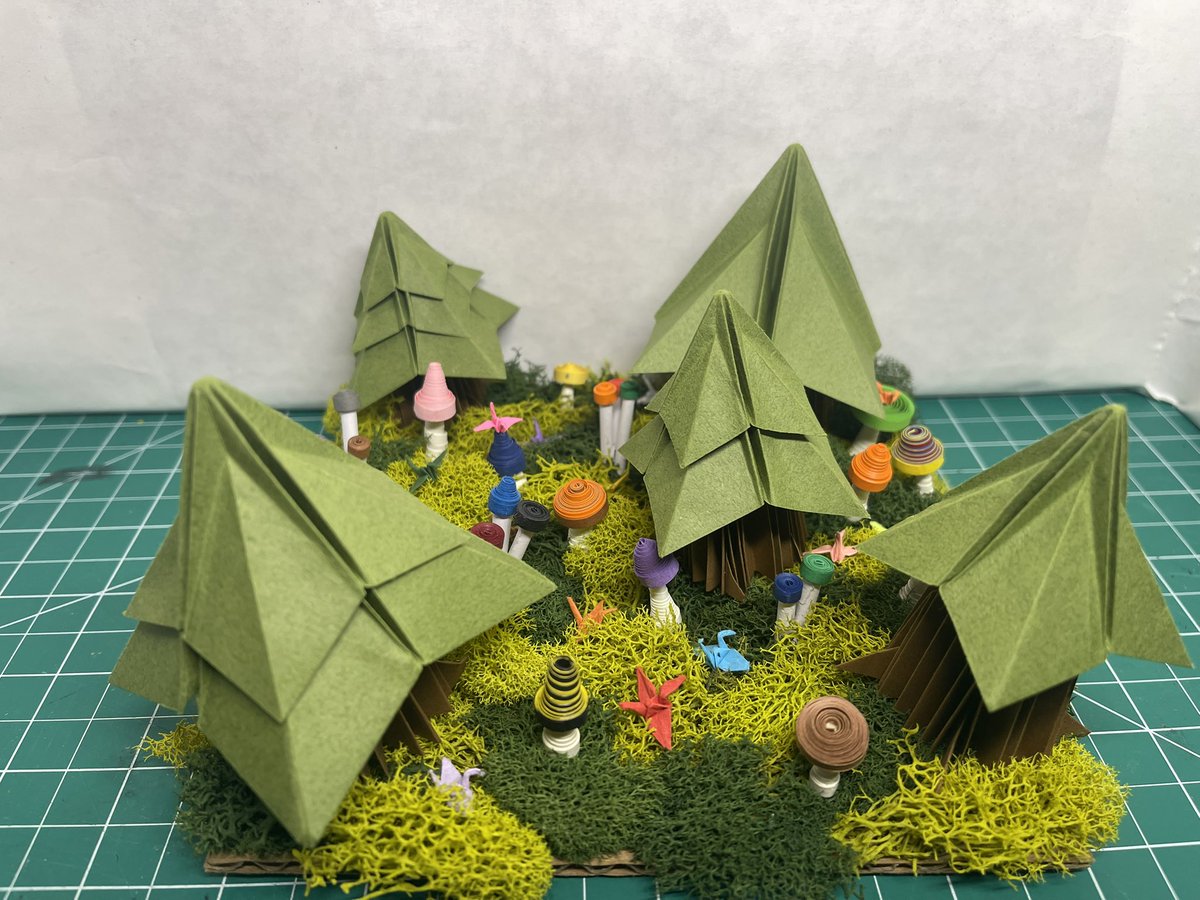 PaperPerci's tweet image. Here’s a lil craft I made as a gift for a friend. Wrote a haiku to go along with it. 

In the Fake Forest
On a Quest for Happiness
Fun Guy Foraging