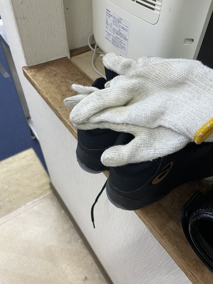 昨日の夜行ってきました
ダンベル持ったりでもう軍手の色が、、

 #引きこもりITエンジニアがプロボクサーになるまで
(10/1000)