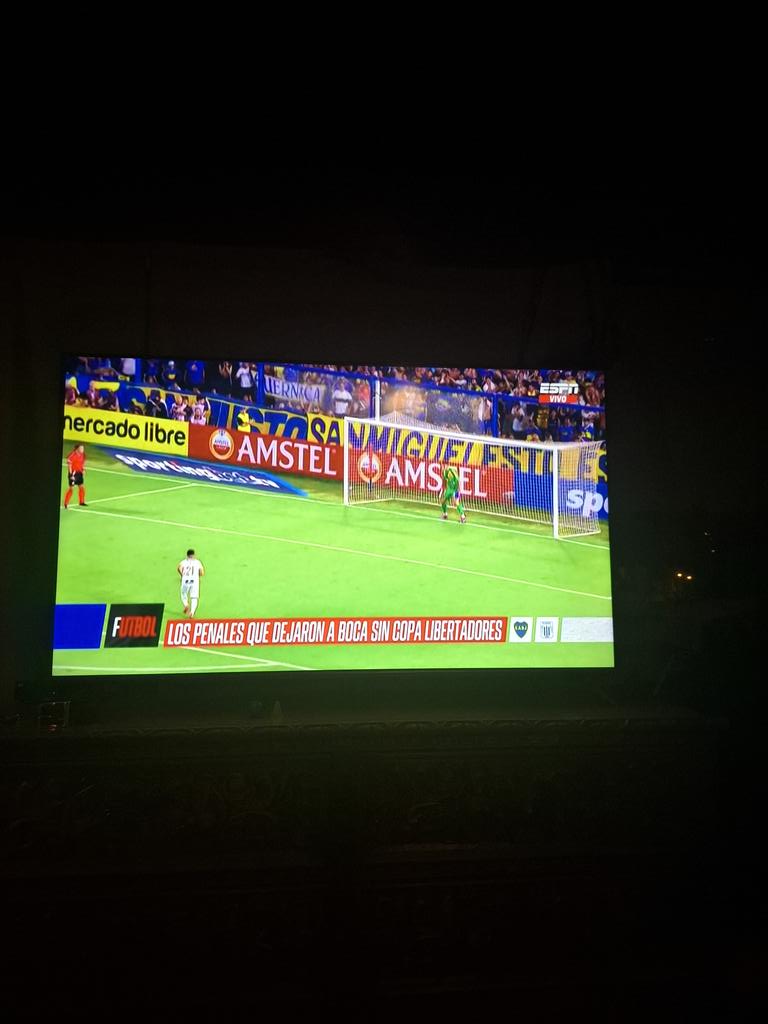 Que hijos de pu... los de ESPN no jodas... osea no clasificó Alianza, sino q Boca se quedo sin Libertadores! Ahora los quiero escuchar! Insoportables