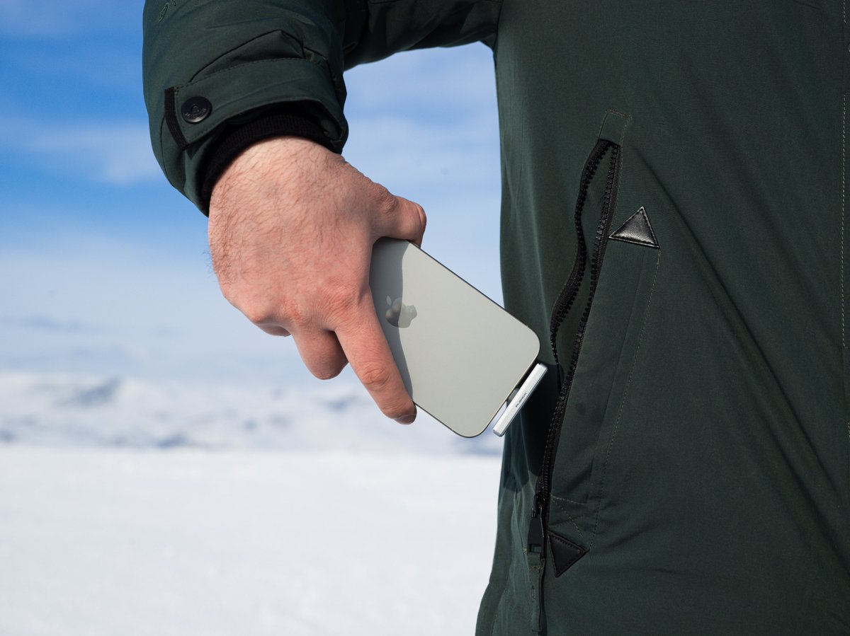 DroidGhost's tweet image. The World’s Smallest SSD 💾

…-world-s-smallest-phone-first.kckb.me/6f13e08d

#gadgets #technology #usa #canada #ElonMusk #crowfunding