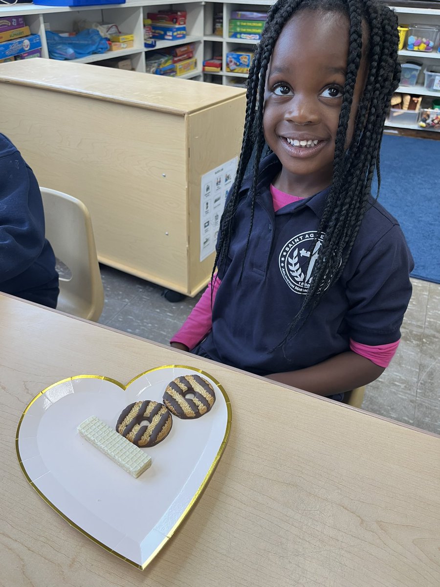 achssas's tweet image. One of our K1 classes celebrated the 100th Day of School with LOTS of fun activities 🎉 #WeAreSAS #100thDayOfSchool #RCAB #OneCommunityOneSchool #RigorousCurriculum #FaithBased #CatholicSchool #AlwaysLearning #CatholicEducation #LoveThyNeighbor #ArlingtonMA #WalkHumblyWithGod