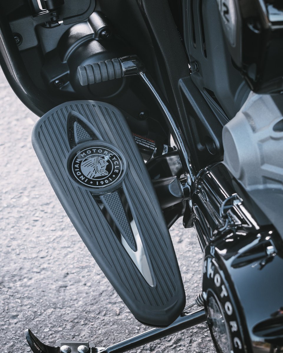 indian_japan's tweet photo. 新しい #RoadmasterPowerPlus には、ロングライドをさらに快適にするアクセサリーが数多くラインアップされています。
-パワーバンドオーディオ
-ライダーフロアボード
-パッセンジャーアームレスト
さあ、快適さとパワーを手に、新たな旅へ出よう!
https://t.co/VyIaQuBB5i https://t.co/iCdUAJRmzr