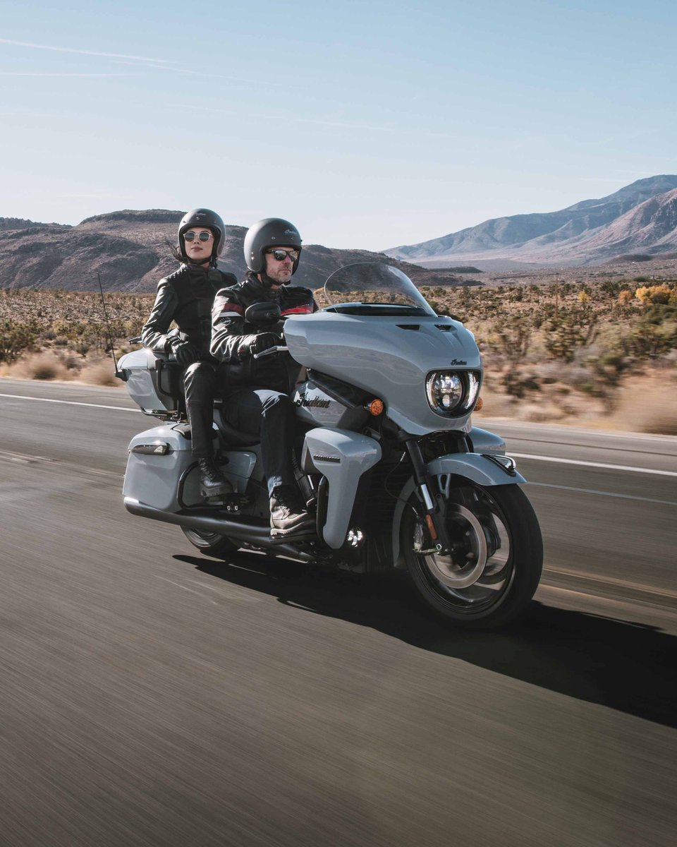 indian_japan's tweet photo. 新しい #RoadmasterPowerPlus には、ロングライドをさらに快適にするアクセサリーが数多くラインアップされています。
-パワーバンドオーディオ
-ライダーフロアボード
-パッセンジャーアームレスト
さあ、快適さとパワーを手に、新たな旅へ出よう!
https://t.co/VyIaQuBB5i https://t.co/iCdUAJRmzr