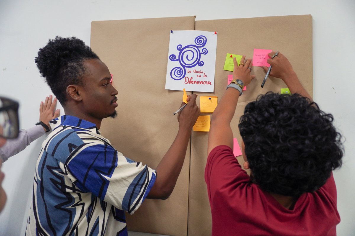 ygi_colombia's tweet photo. Construir ciudades saludables empieza con la participación de quienes las habitan. En este segundo encuentro con @OPSOMS_Col, jóvenes líderes de diversos espacios compartieron experiencias y reflexiones clave sobre salud urbana y gobernanza. ¡Sigamos transformando juntos! https://t.co/VtuFFqVhWr