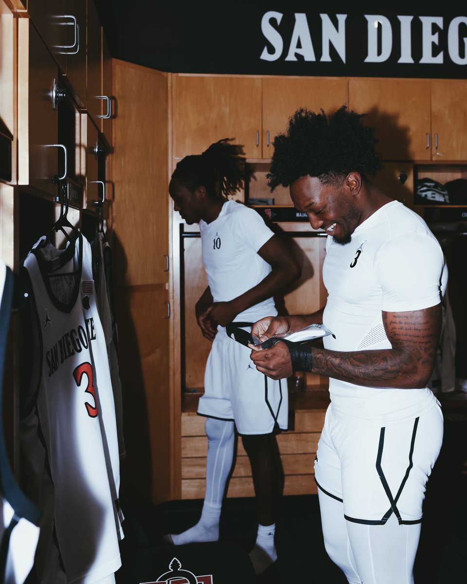 mesa_aztecs's tweet image. Almost Time

#MESA #SDSUMBB #AztecBasketball