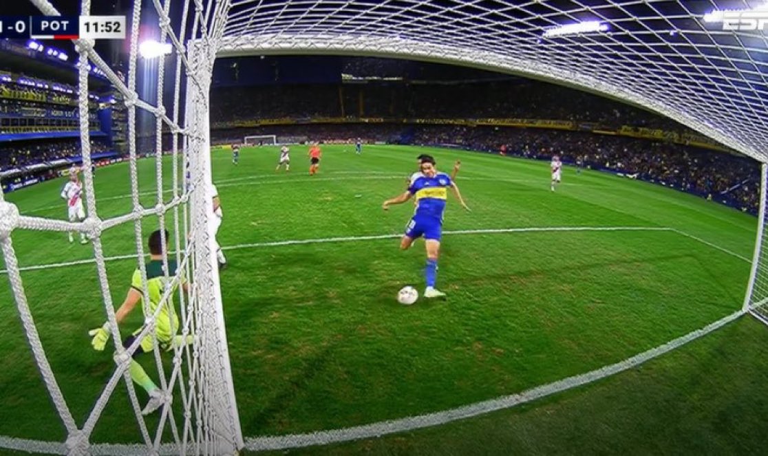 Explícale a alguien que no vio el partido como esto no fue gol… no hay explicación