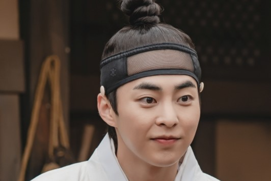 soompi's tweet photo. #EXO's #Xiumin Travels From Joseon To Modern Times As A Food Columnist In New Drama “#HeosDiner”
https://t.co/30TPkNrFVh https://t.co/YdOuhv5OiI