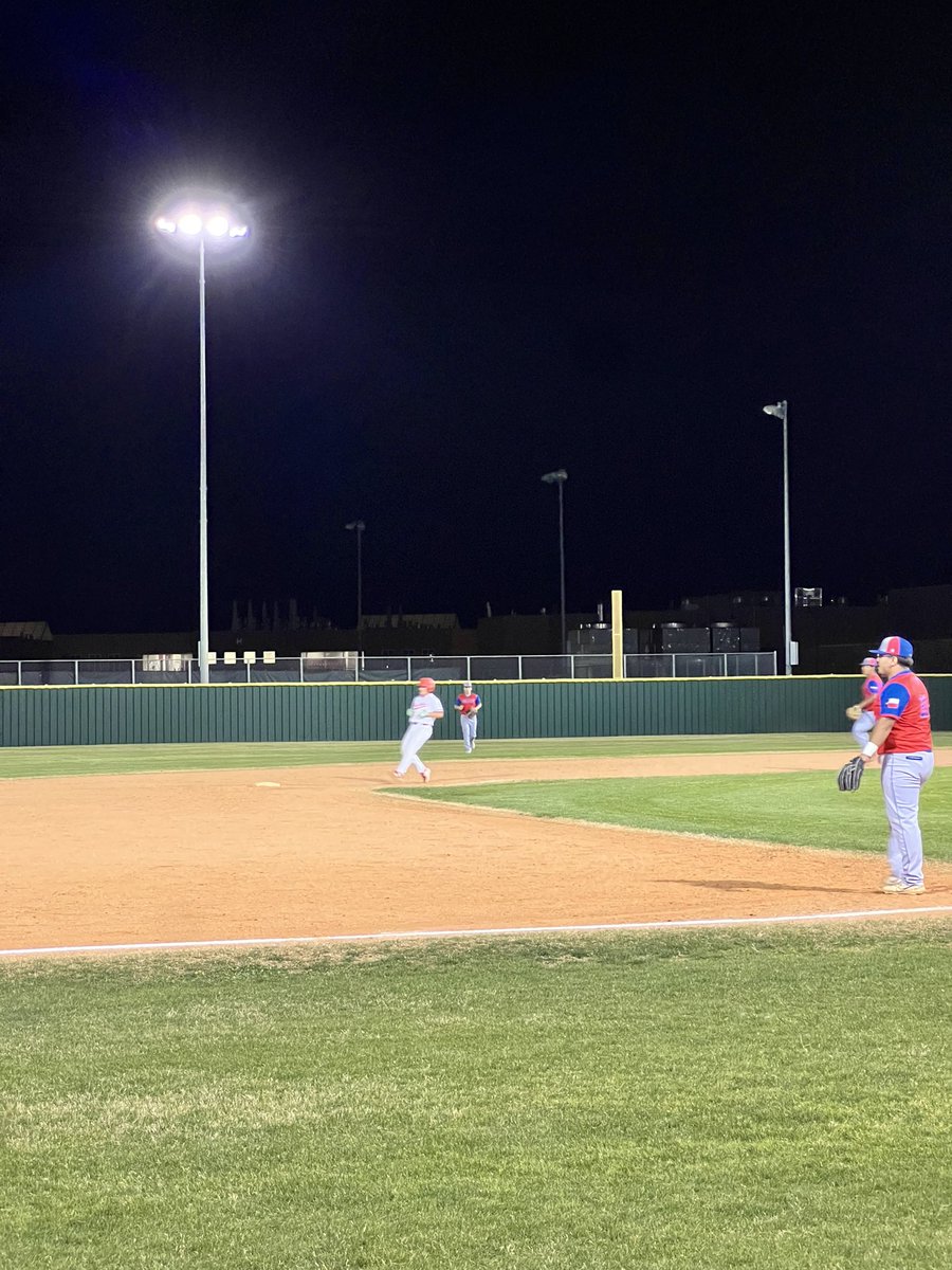 Zane Santos with a double! Last stretch of the game, #LockIn #TTP