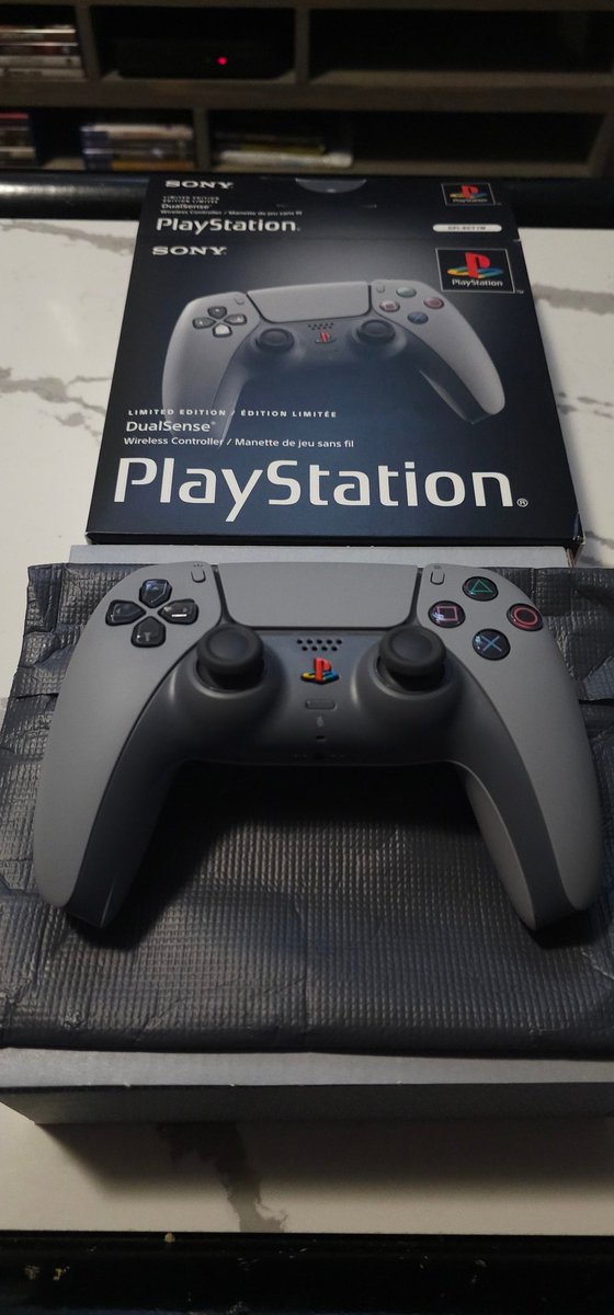 ConspiracySpic1's tweet photo. @OGG1993 You beauty you! This is an insane gesture. Didn't over charge me, didn't scalp a price. Bringing me back to a simpler time with these colours @PlayStation. Knocked it out the park! #canadianfriends #Ps5Share #Sony #30thAnniversary https://t.co/gwBEqyLVwv