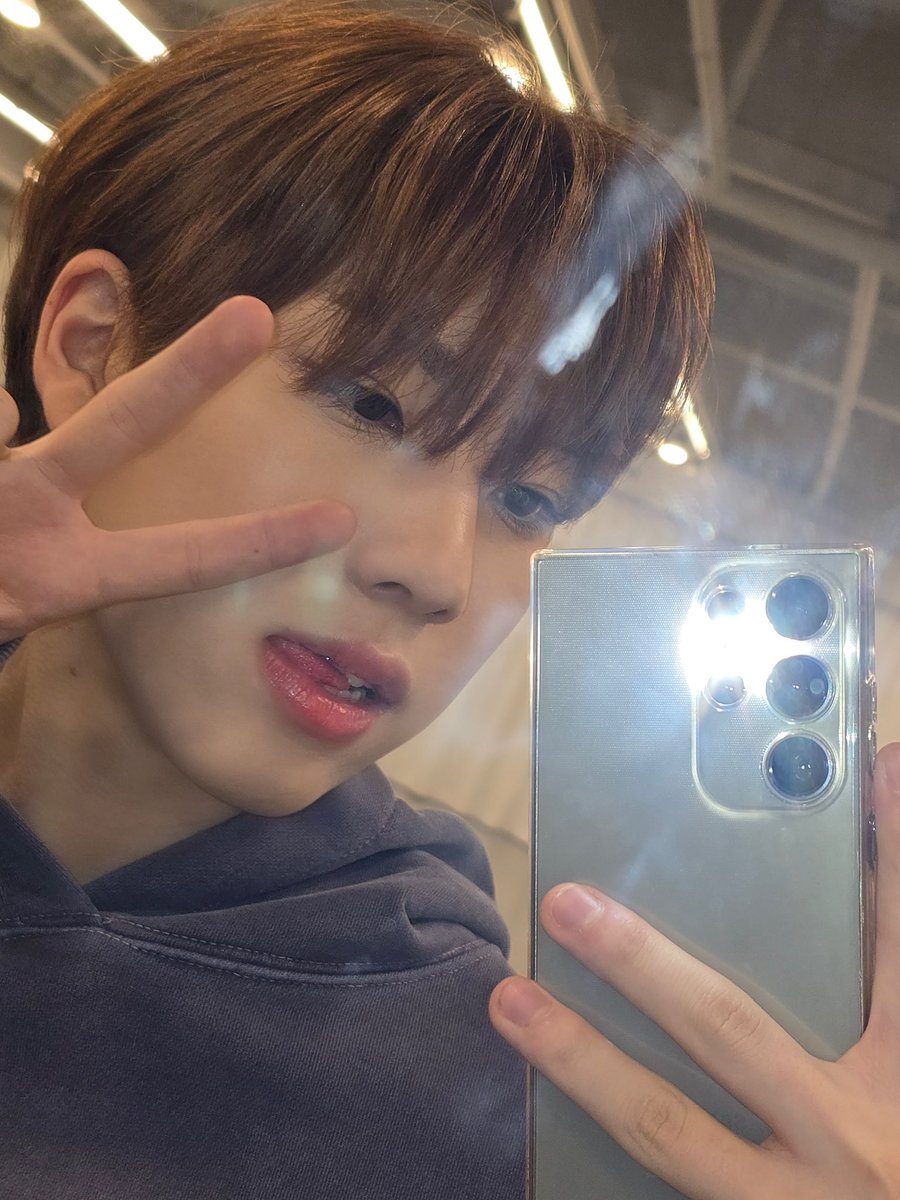 앤디 위버스 포스트 ⭐️

오늘도 파이팅💙

#ARrC #아크 #ANDY #앤디