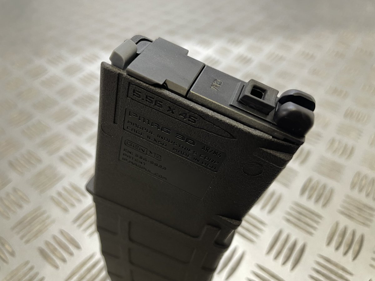 kinwa__official's tweet photo. ー新製品情報ー

Guns Modify社製 マルイ GBB M4 MWS用 EVO P-MAG M3タイプ V3 マガジン BK/FDE　入荷

香港 #GunsModify 社よりマルイ製 #M4 #MWS シリーズ及び、同シリーズ設計準拠の #GBB 対応ガスマガジンに新型の「V3」が登場

※温度30°程度で撮影
※同社製 GBB #SCAR-L付属マガジン

#サバゲー https://t.co/OBOiGjDXvI