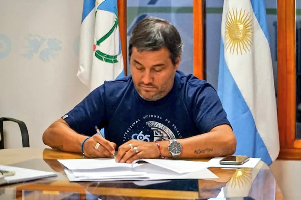 prensa_gabriel's tweet photo. El #Discurso del #Intendente @CarlinKoopmann Este 1° de #Marzo en #Zapala #NewPress #SoyMaty #MPN https://t.co/zXkDwI22Sy