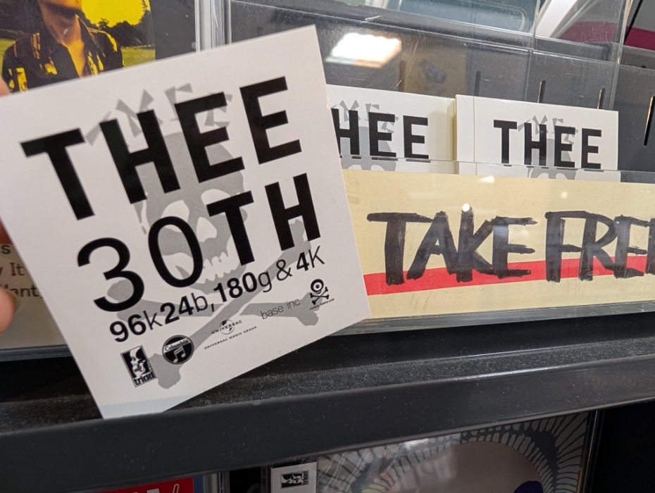 THEE MICHELLE GUN ELEPHANT】 THEE 30THステッカー配布中です