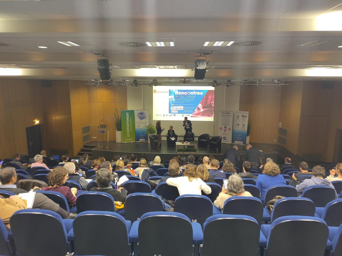 📂 Archivage électronique : un défi collectif !
Loire Valley Data Hub soutient les Rencontres de l’archivage électronique organisées par le <a href="/GIPRecia/">GIP Recia</a> &amp; les Archives départementales. Une belle mobilisation à Parçay-Melay pour échanger sur la conservation des données numériques !