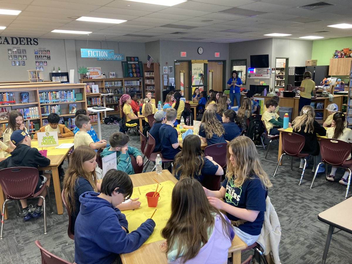 We had so much fun at our book battle! Thank you Duello Elementary for hosting us all! More pictures to come:)