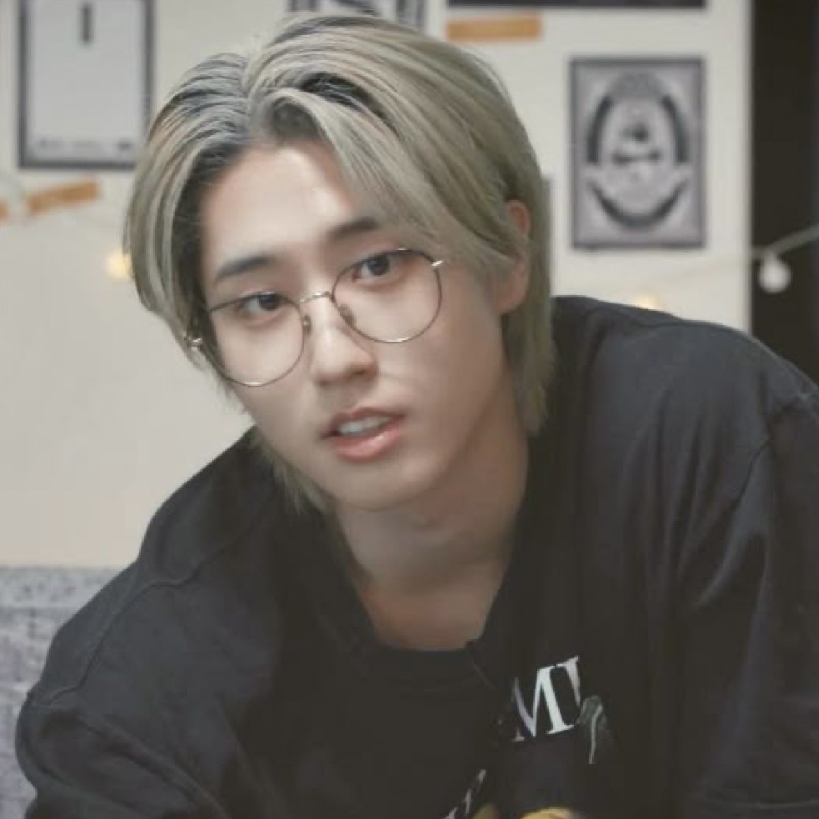 quokkaret_'s tweet image. This is basically my roman empire.
HAN with a glasses? Oh my god. ๐ซ โจ