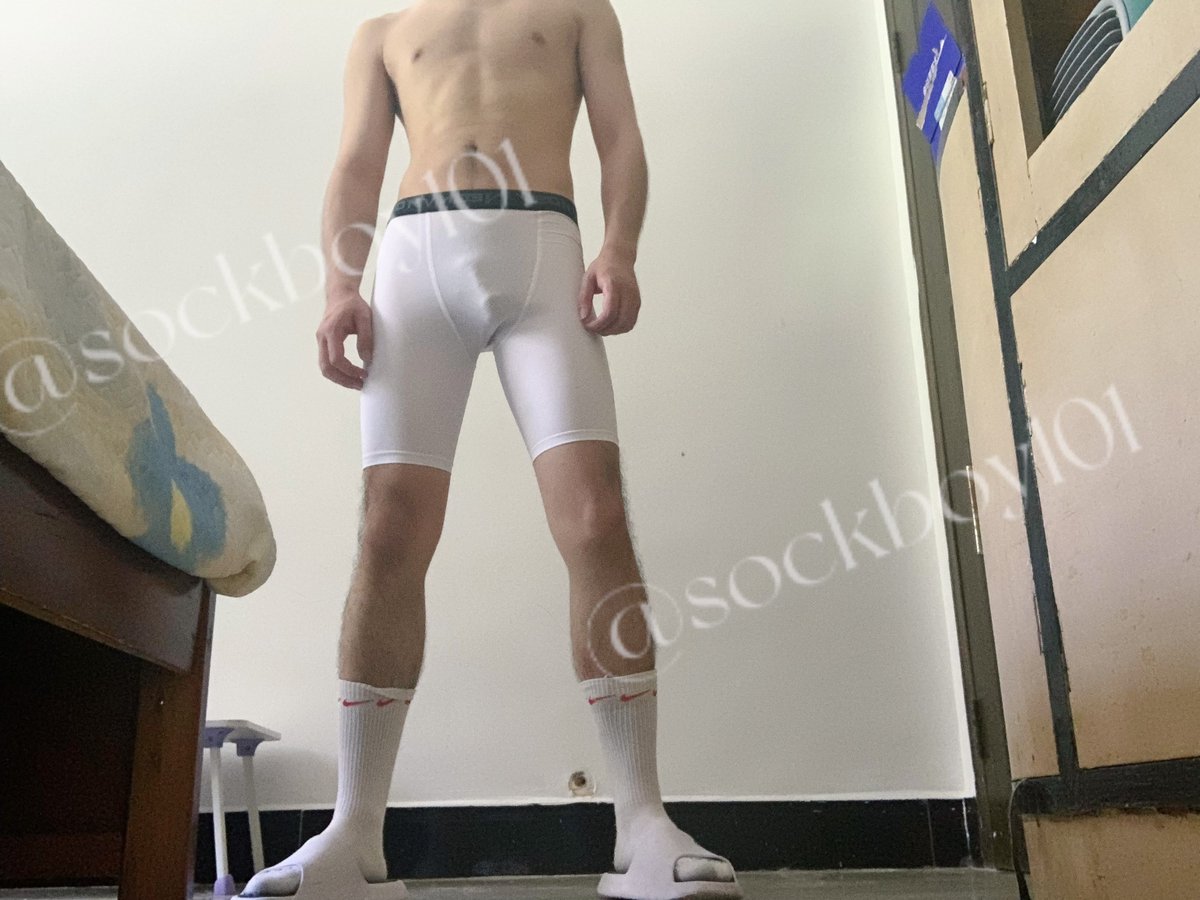 sockboy101's tweet photo. 继续更新我对象的库存照
这组图我对象之前自己发了然后还被别人盗图了，所以加个水印📷
#长沙 #白袜 https://t.co/TLRvQQCLWI