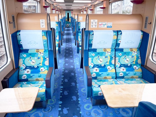 livedoornews's tweet photo. 【🚆】三重県×『ポケモン』コラボ！「ミジュマルライナー」内部お披露目
https://t.co/muvNelaNY7

三重の応援ポケモン『ミジュマル』が装飾されたラッピング列車で、伊勢志摩をはじめとする三重の自然あふれる景観や特徴のイメージがデザインされたラッピング列車となっている。27日より運行する。 https://t.co/S3uXdvvPKJ