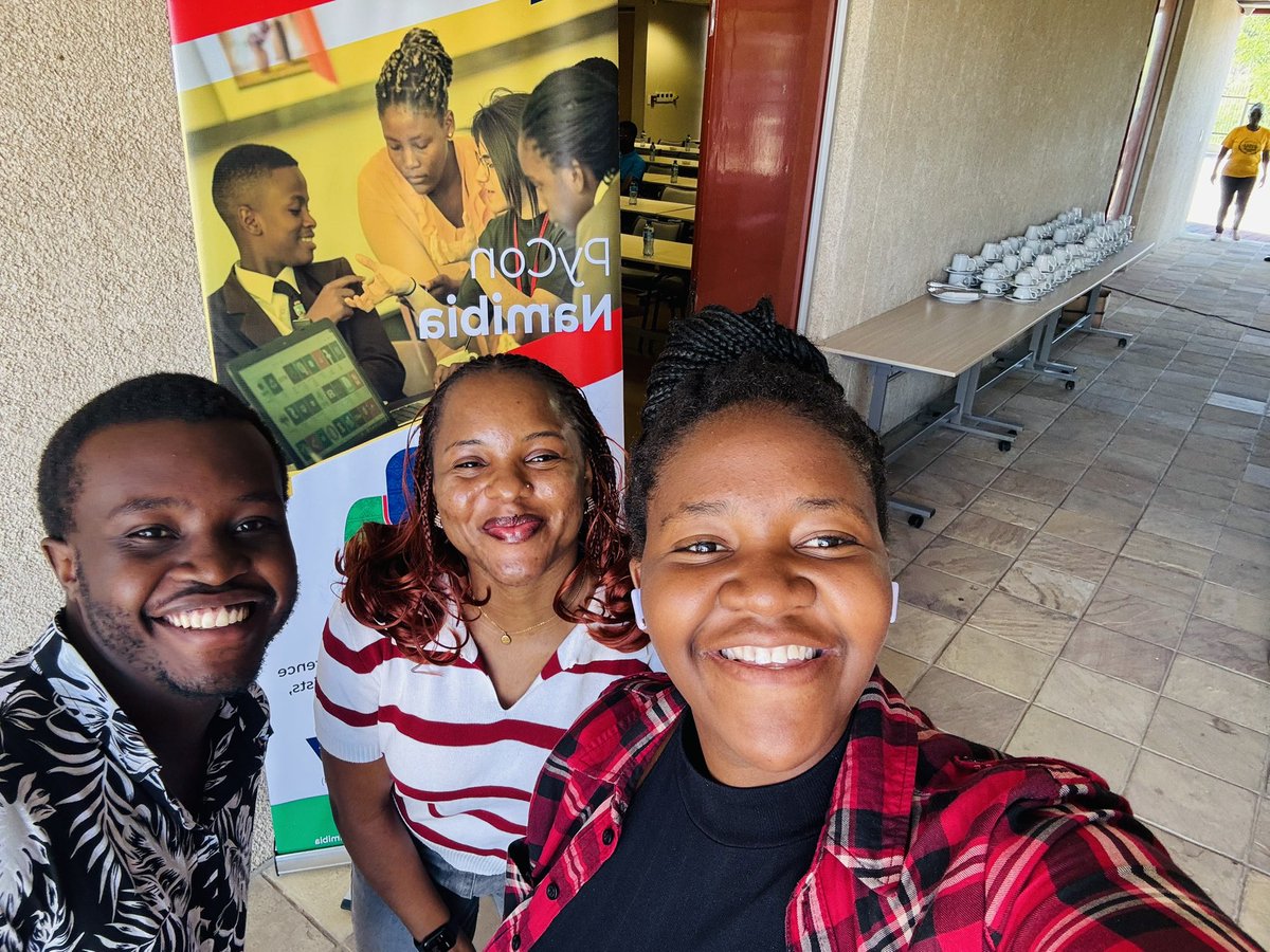 IkegahRuth's tweet image. Here in Namibia for @PyConNA
I also have a table for @chaoss_africa filled with swags from CHAOSS and other company swags I get from different conferences 🎉
#PyconNamibia
