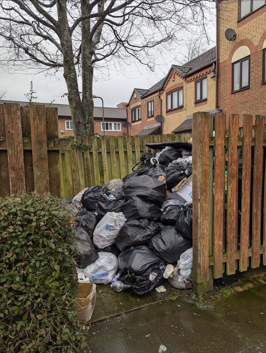 Instead of trialling Mobile Household Waste Centres during industrial action, it's time you focus on fulfilling essential services like regular bin collections, a service that we pay for!! Our communities deserve reliable waste management. <a href="/CllrMajid/">Cllr Majid Mahmood</a> <a href="/BrumLabour/">Birmingham Labour</a> <a href="/BhamCityCouncil/">Bham City Council</a>