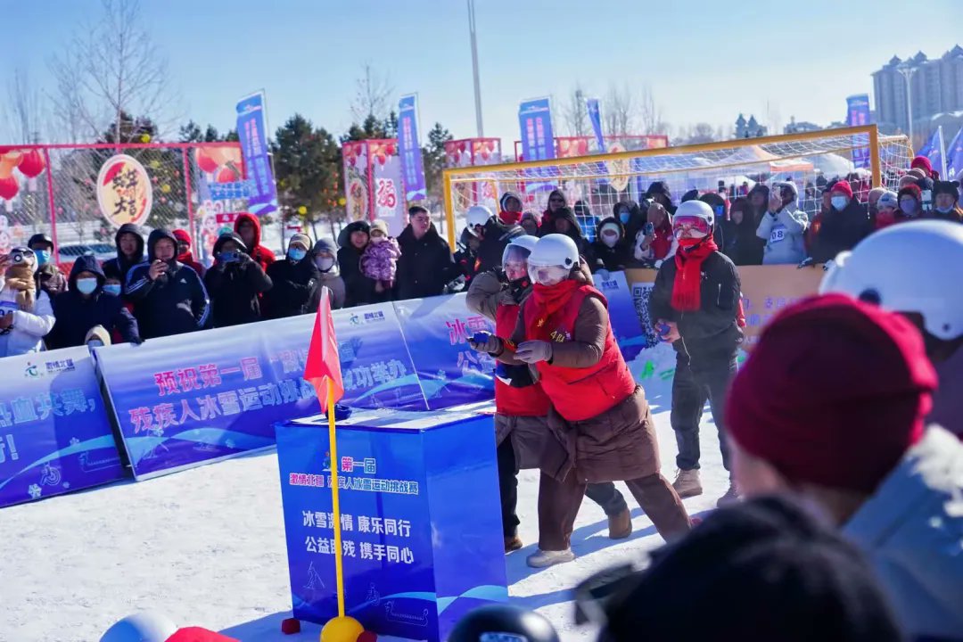 AmazingAlshaa's tweet photo. π Dream big, achieve even bigger! βοΈ
The #Alshaa League team dominated the 1st Passionate North China Disability Ice & Snow Challenge in #Hulunbuir, winning 1st place in the ice dragon boat race! ππ₯ #DisabilitySports #AlshaaUpdates https://t.co/YddmNlAEEo