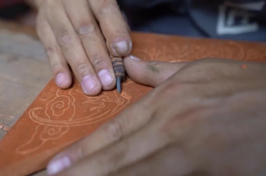 iQuanzhou's tweet image. The extensive use of red brick is a hallmark of traditional Southern Fujian architecture, with its intricate red brick carvings always catching the eye at first glance. 🏮✨ #SouthernFujianStyle #RedBrickArt #TraditionalArchitecture