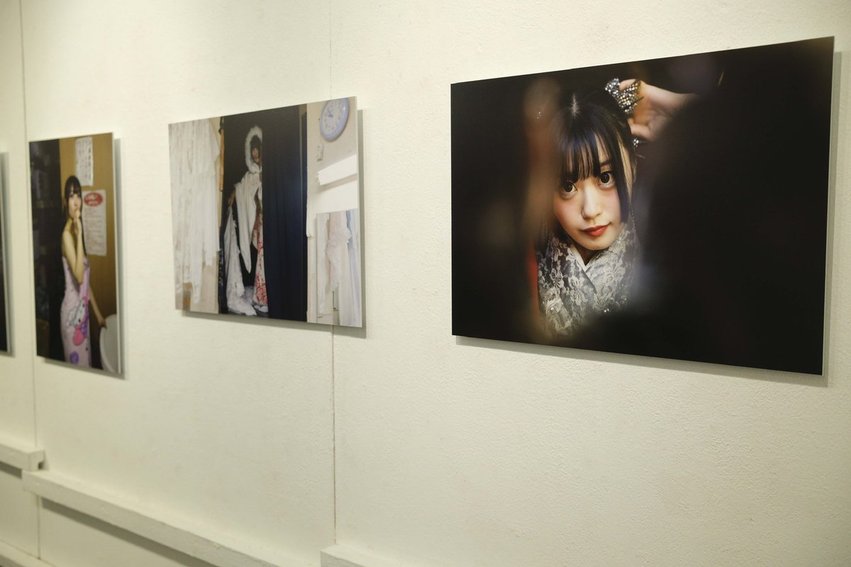 mtdyud's tweet photo. 2/15〜16、笠木いちか写真展「いちごいちか」沢山のご来場ありがとうございました！二日間あっという間でした。1年くらい前、松田ちゃんにお願いしたいと声をかけてくれて、写真集も写真展もたくさん貴重な機会をくれたいちかちゃんに大感謝 https://t.co/yJD9chOUM9