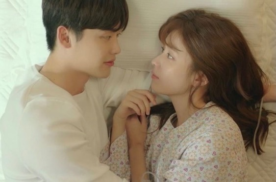 kdramasdiary's tweet photo. W - Two Worlds Apart (2016) https://t.co/B05SrcETa9