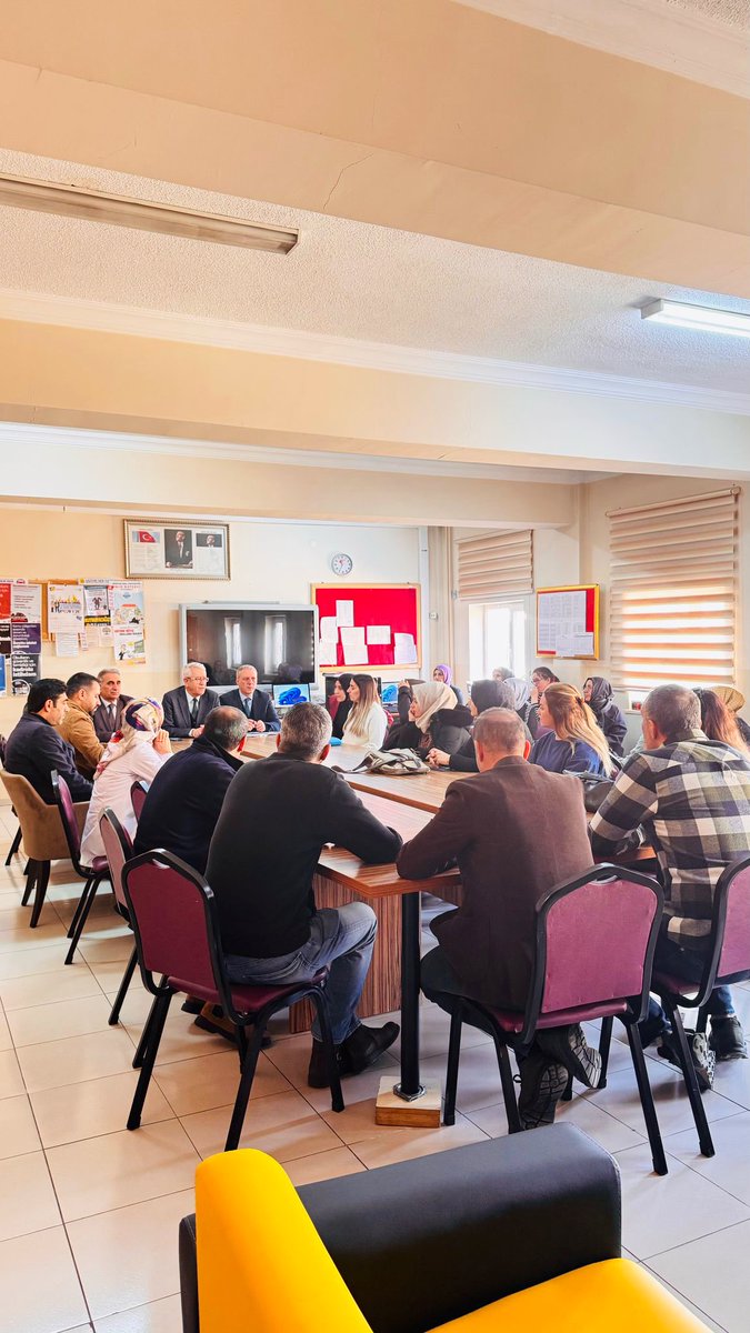 📍Karşıyaka MTAL

🇹🇷 Türkiye Yüzyılı Maarif Modeli izleme ve değerlendirme faaliyetleri kapsamında İl Müdür Yardımcımız Orhan Buğrahan ile Şube Müdürlerimiz Orhan Avcı ve Muhittin Bulut, Maarif Modeli uygulanan sınıfları ziyaret etti📚✏️ ve öğretmenlerle değerlendirme