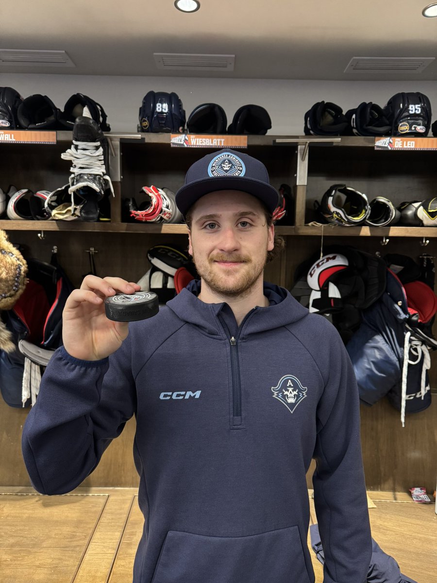 ✅ - goal
✅ - assist
✅ - fight

OZZY WITH THE GORDIE HOWE HATTY 👏

#GoCowbells