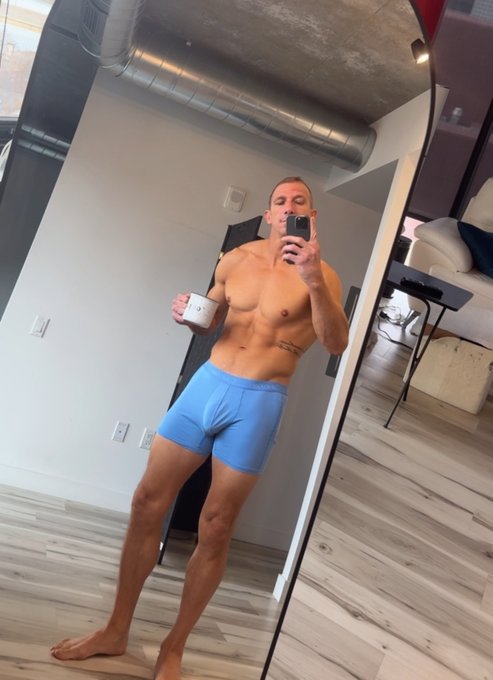 Watch Brody Biggs 🇨🇦's leaked NSFW photo on TwXstars