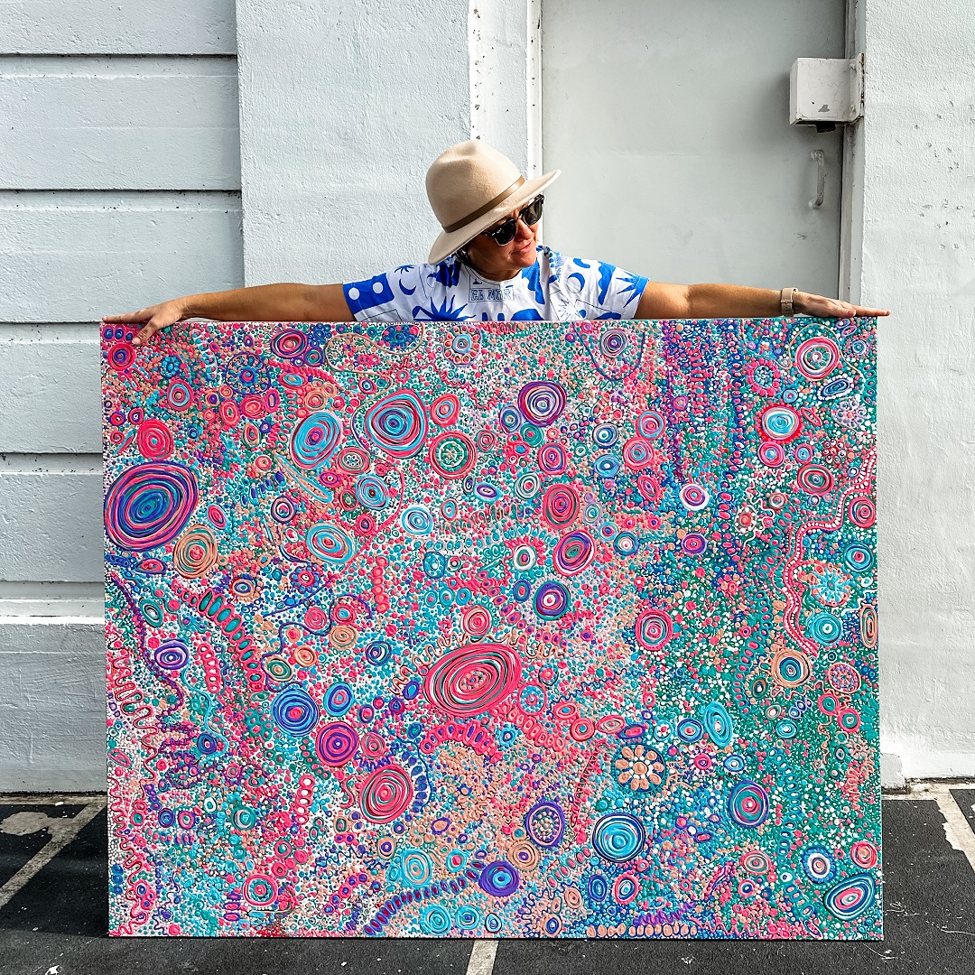 Meet Ngarabul and Torres Strait Islander artist Lauren Rogers 🎨 A contemporary Indigenous artist, Lauren’s vibrant artwork draws inspiration from Country, community &amp; culture. Lauren spoke to us about fake art’s cost to culture: tinyurl.com/yn625zb8 #ICIP #FirstNationsCulture